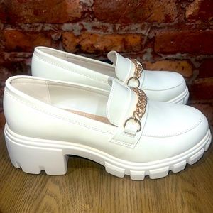 ✨BRAND NEW✨ JF Birch White Loafer